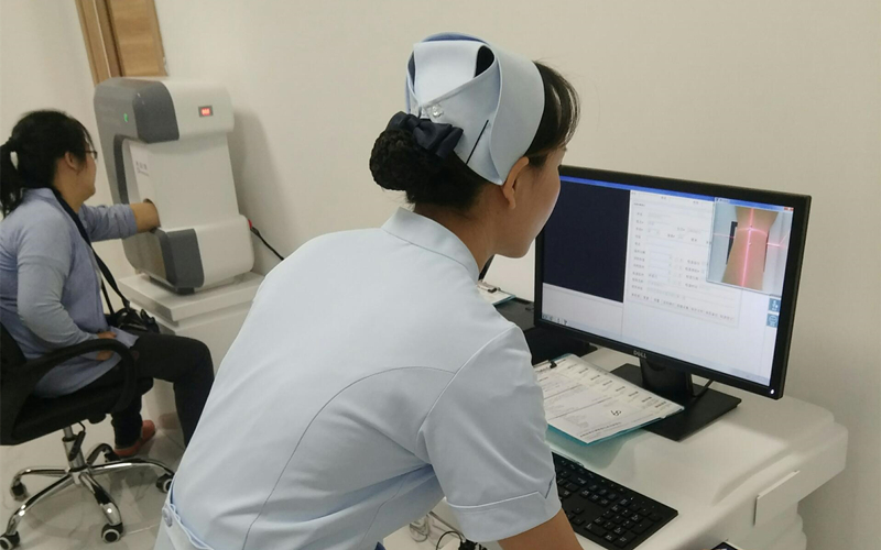操作醫(yī)生免受任何照射劑量，保證操作醫(yī)生長期操作安全